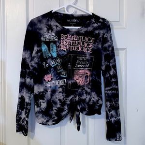 Beetle Juice Woman’s Small Front Tie Long Sleeve